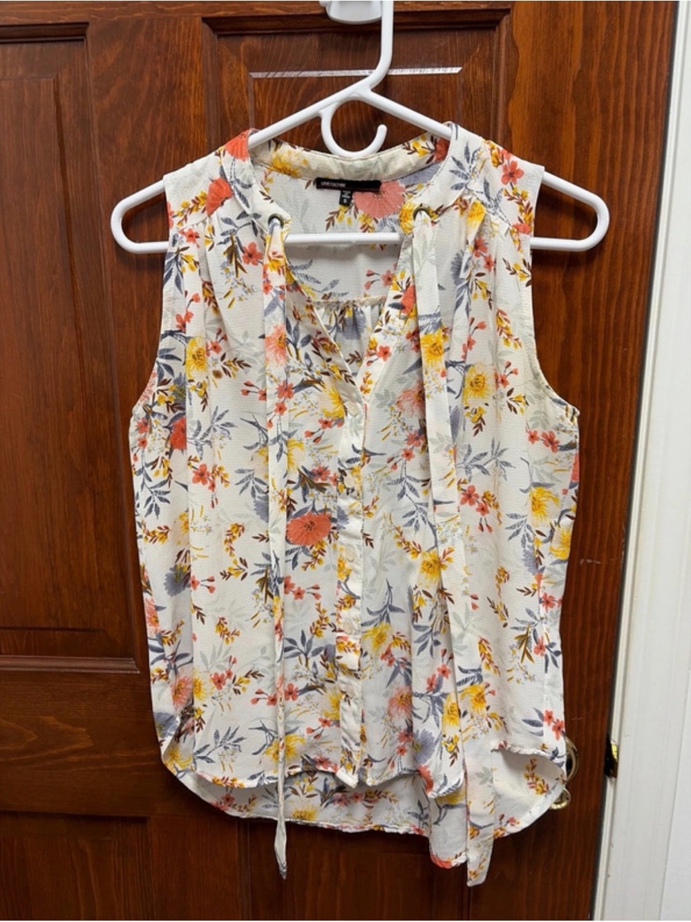 Sleeveless Floral Blouse – Soft Crepe Fabric